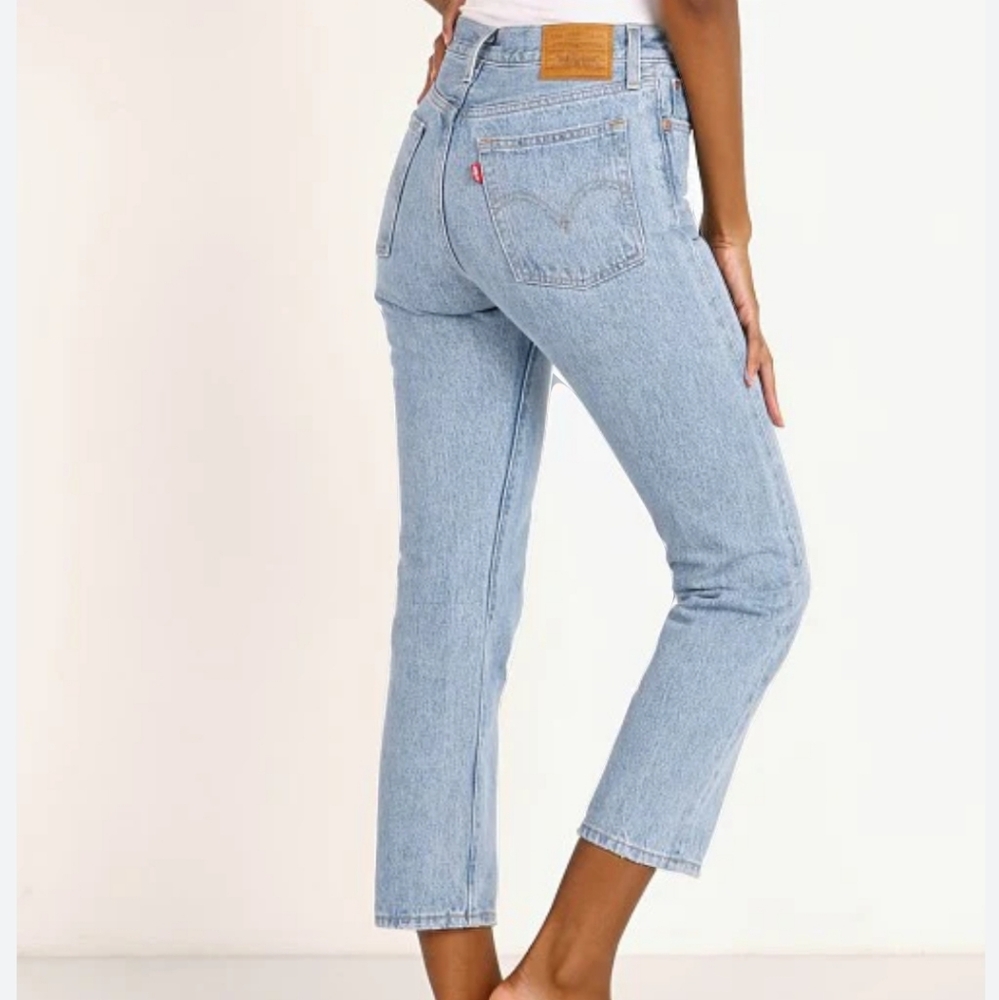 Levi's Light Blue High-Rise Straight Crop Jeans